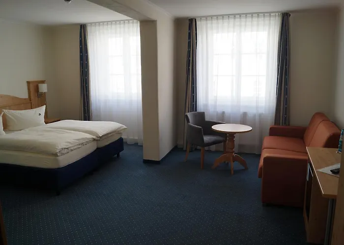 Zur Post Hotel *